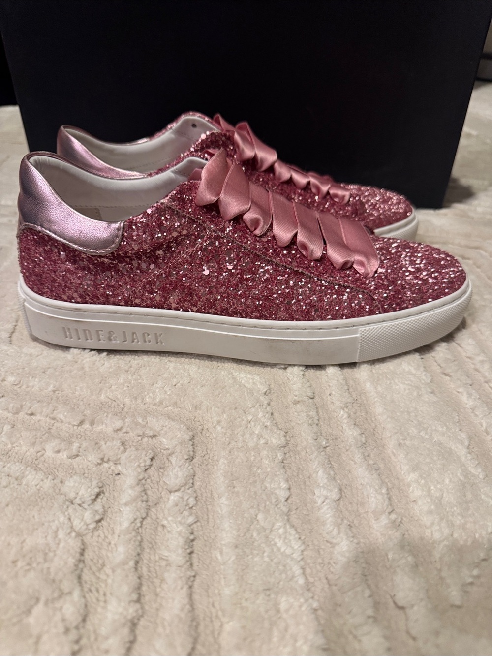 Hide & Jack Women's Pink Glitter Sneakers NIB Size 37 US 6. - Picture 2 of 7